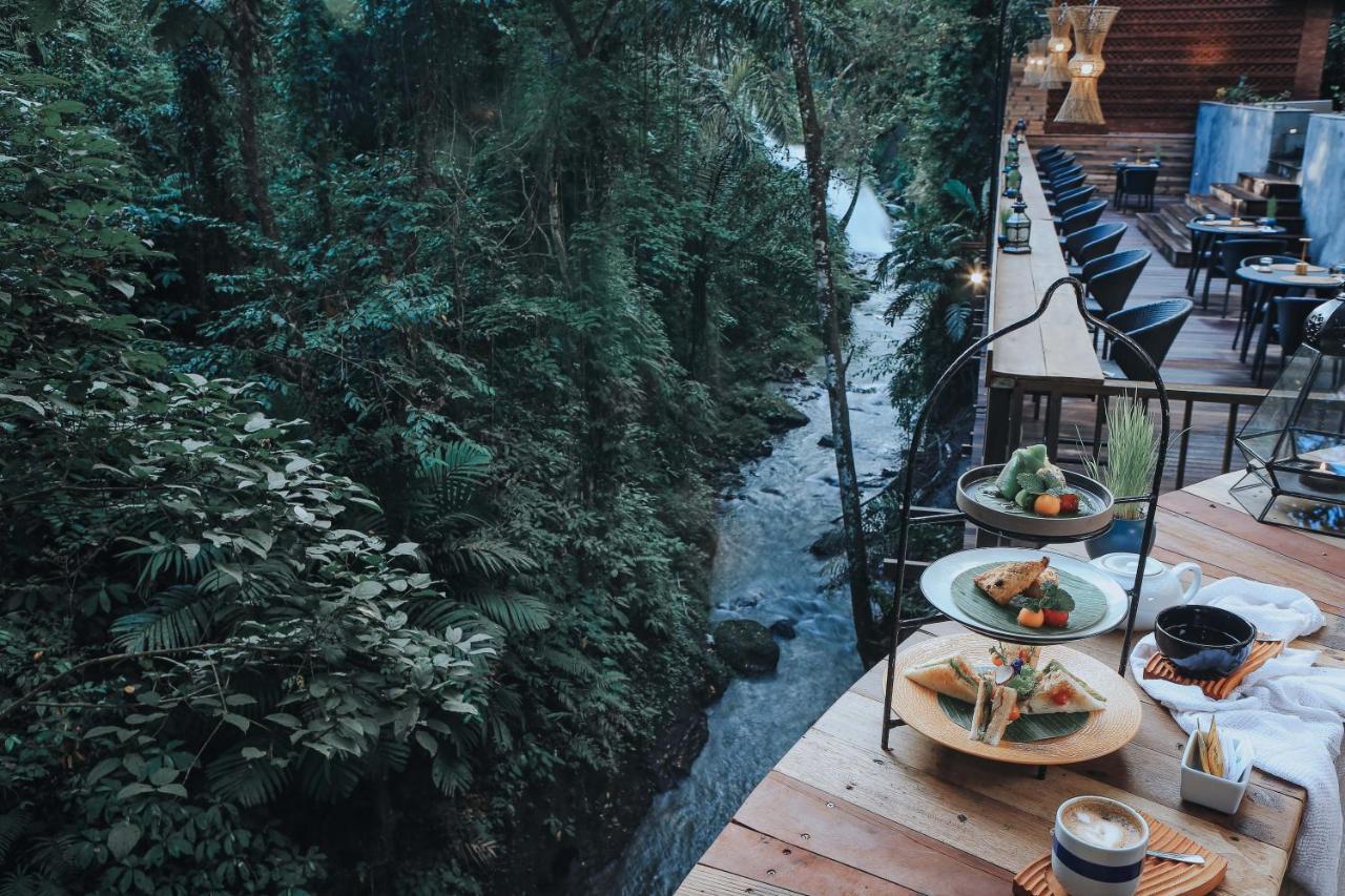 The Sebali Resort Убуд Екстер'єр фото The restaurant at the resort