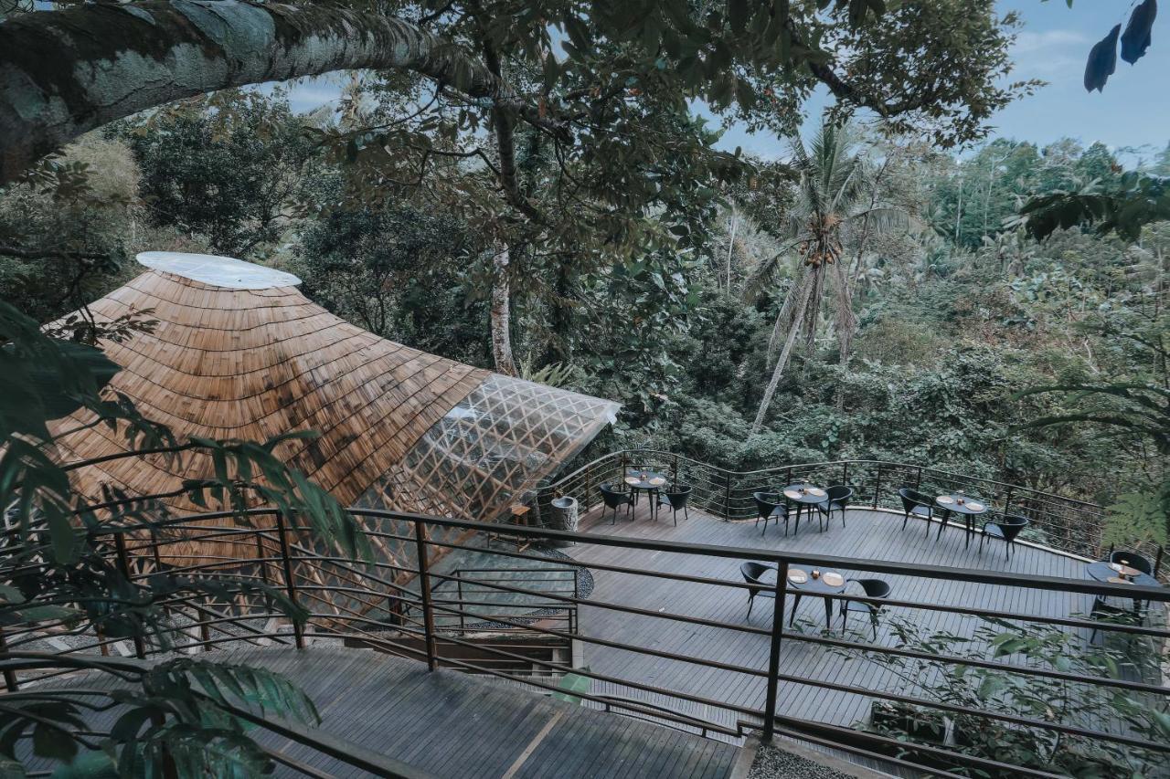 The Sebali Resort Убуд Екстер'єр фото The restaurant at the top of the hill